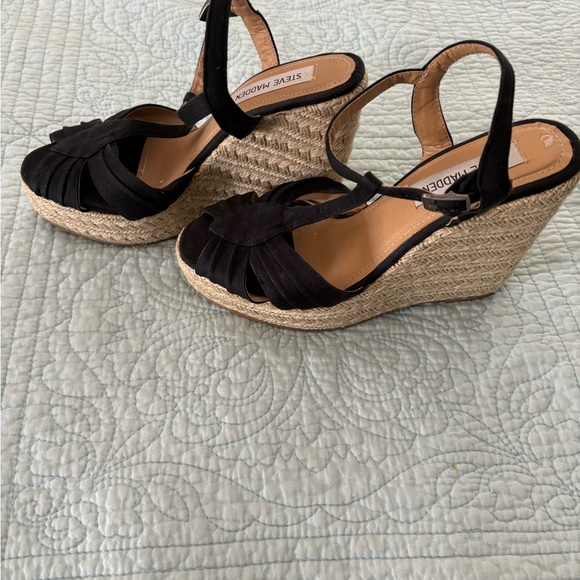 Steve Madden Size 7 wedges - Picture 3 of 7